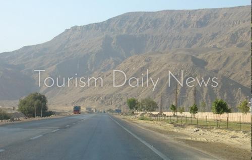 طريق مرسى علم - شلاتين الساحلي أهم محاور الزيارات السياحية في البحر الأحمر