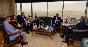 فتحي يستعرض مؤشرات الحركة السياحية الوافدة من هولندا إلى مصر وآليات الجذب