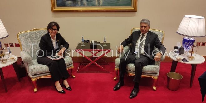شريف فتحي يدعو وزيرة السياحة والآثار الأردنية لزيارة مصر