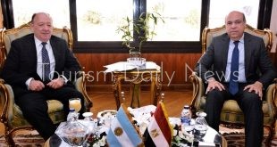 مصر والأرجنتين تبحثان تسيير رحلات طيران مباشرة وتنشيط حركة السياحة
