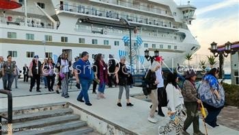 بورسعيد تستقبل سفينة سياحية قادمة من قبرص وعلى متنها 475 سائحاً وبحاراً