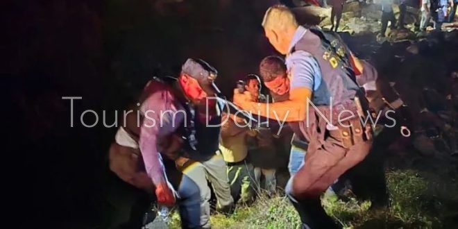 مصرع 12 وانقاذ 5 في تحطم طائرة بعد إقلاعها بدقيقة واحدة من جزيرة رواتان