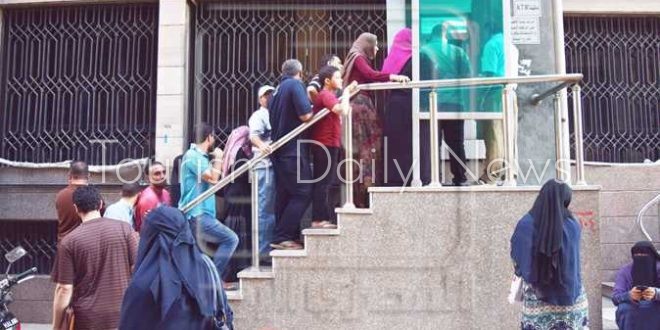 غضب بين عملاء البنوك بسبب تعطل ماكينات ATM وتأخر صرف المستحقات