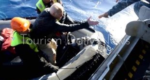 صحيفة إسبانية تكشف اللحظات الأولي لغرق الغواصة السياحية في البحر الأحمر