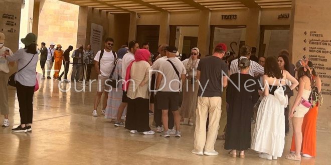 أزمات التشغيل التجريبي للأهرامات مستمرة وشكاوى من إغلاق دورات المياه