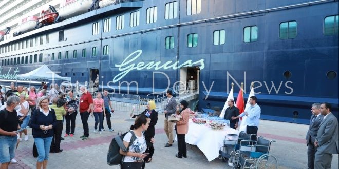 السفينة السياحية Seven Seas Grandeur تغادر ميناء الأسكندرية