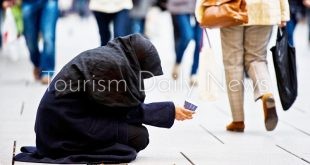عقوبات رادعة تصل إلى 10 آلاف جنيه غرامة على كل من يتسول من السياح