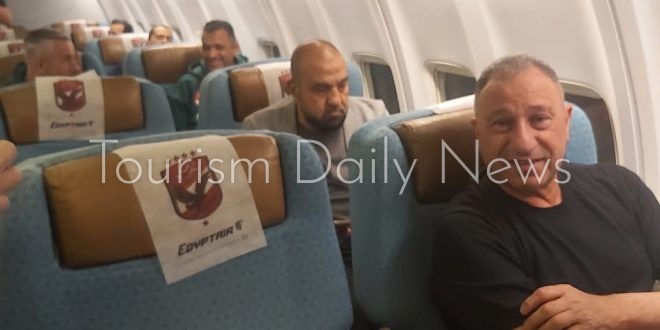 رحلة خاصة لمصرللطيران تنقل بعثة النادي الأهلي لكرة القدم إلى جنوب أفريقيا