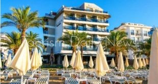 اصابة 6 أشخاص في حريق بفندق مرماريس بالاس الفاخر في مدينة مرماريس التركية