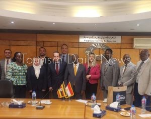 وزير السياحة الأوغندي يزور إتحاد الغرف السياحية