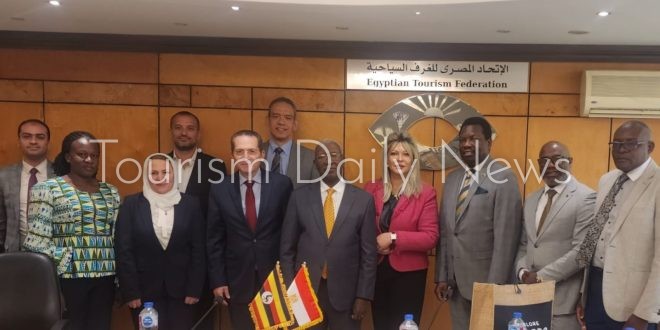 وزير السياحة الأوغندي يزور إتحاد الغرف السياحية
