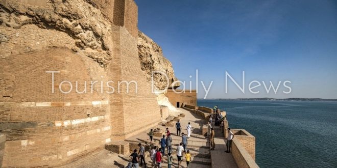 تراجع أعداد الوافدين المغتربين والزوار والمستثمرين إلى سوريا وهذه الأسباب