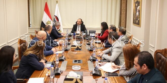 وزير قطاع الأعمال يبحث مع مجموعة شاهينلر القابضة التركية فرص الاستثمار