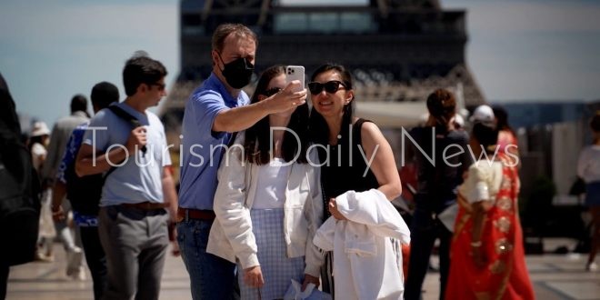 نقص مراقبى الحركة الجوية يثير أزمة فى السفر لمدينة نيس الفرنسية