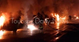 حريق ضخم في 15 منزلاً بعد تحطم طائرة بحادث مأساوي في مدينة سان دييجو