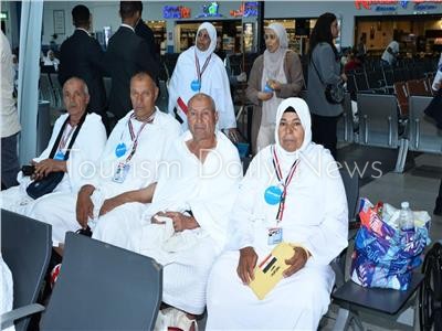 مصر للطيران تسير 16 رحلة جوية إلي الأراضي المقدسة