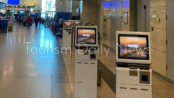 ميناء القاهرة يعلن تشغيل 25 جهازاً لإنهاء إجراءات السفر الذاتي