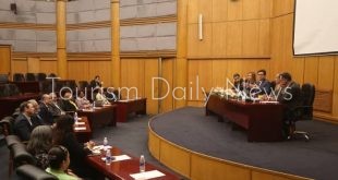 وزير الثقافة يناقش تطوير أكاديمية الفنون ويعلن فتح باب الترشح لرئاستها