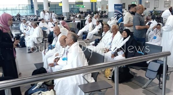 مصر للطيران تسير 12 رحلة جوية إلي الأراضي المقدسة