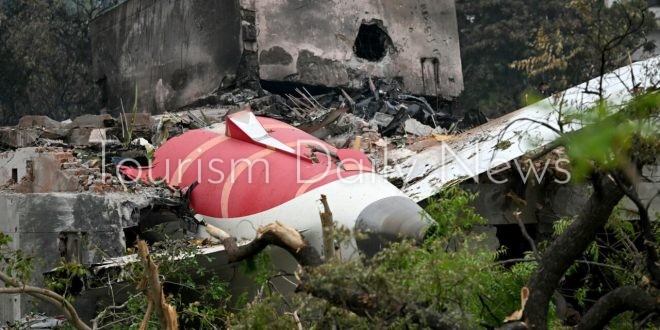 ارتفاع حصيلة تحطم طائرة الخطوط الهندية اير انديا إلى 279 قتيلاً