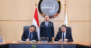 توقيع عقد ترخيص شركة رحلة رايدز لتنظيم خدمات النقل الذكي