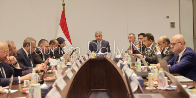 وزير السياحة والآثار يترأس اجتماع مجلس إدارة هيئة المتحف المصري الكبير