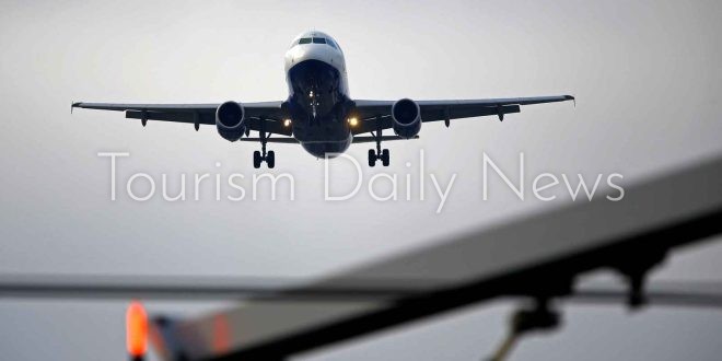 إيران تعيد فتح مجالها الجوي وسط وغرب البلاد أمام الرحلات الدولية العابرة