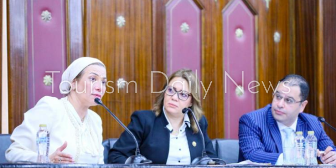 البيئة تستعرض دعم مسار التنمية المستدامة وتعزيز التحول للاقتصاد الأخضر