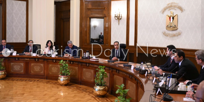مدبولي يلتقي رئيسا مجموعة فنادق حياة وأدد العقارية لتوسيع الاستثمارات
