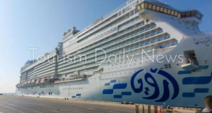 ميناء السخنة يستقبل السفينة السياحية AROYA قادمة من ميناء سفاجا