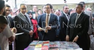 وزير الثقافة ومحافظ الفيوم يفتتحان الدورة الأولى لمعرض الفيوم للكتاب