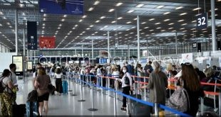 إضراب مراقبي الحركة الجوية يتسبب في إلغاء عدة رحلات من باريس لمدن فرنسية