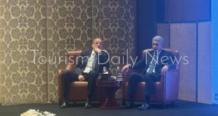 وزير السياحة يشهد توقيع عقد تدريب العاملين بين غرفة الفنادق وشركة سويسرية