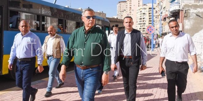 ضوابط جديدة للاعلانات على كورنيش الإسكندرية وإزالة أجزاء من العقار 590