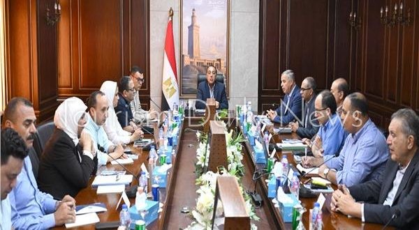 مدبولي يتابع الموقف التنفيذي للمشروعات المنفذة والجارية بمحافظة الإسكندرية