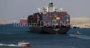 حركة الملاحة بقناة السويس منتظمة ولم تتأثر بغرق الحفار بمنطقة جبل الزيت