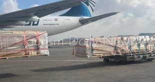 مصر للطيران تنقل شحنة إنارة ضخمة بأطوال خاصة إلى كينشاسا بكفاءة عالية