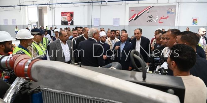 4 وزراء يزورن مصانع شركة النصر للسيارات بحلوان ويتفقدون شركة الحديد والصلب