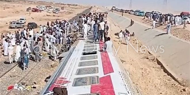 حصر 57 وفاه وإصابة في انقلاب قطار مطروح و30 سيارة إسعاف في موقع الحادث