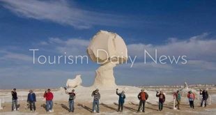 الوادي الجديد تبحث إنشاء منصة إلكترونية للمواقع السياحية