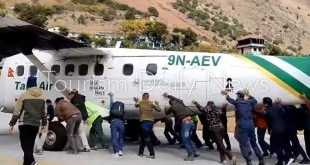 سلطات إيطاليا تجبر 20 راكباً على النزول من طائرة بريطانية بسبب الوزن