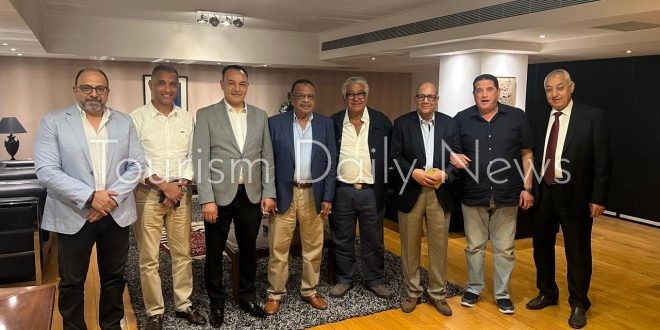 الببلاوي يجتمع برؤساء غرف السياحة بالمحافظات ويطلب تنفيذ خطة نهوض بالقطاع