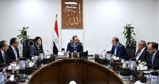 رئيس الوزراء يعقد اجتماعًا بمقر الحكومة في مدينة العلمين الجديدة