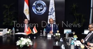 مصر تغري المستثمرين الفيتناميين بفرص واقعية بالمنسوجات والملابس الجاهزة