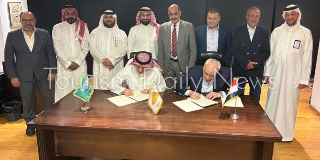السياحة توقع عقد الضيافة وخدمة الحجاج بالمشاعر المقدسة وفوز الراجحي 3سنوات