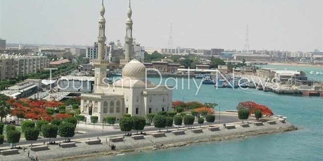 محافظ السويس يعلن إقامة 5 فنادق جديدة ويتحدث عن مقومات سياحية متنوعة