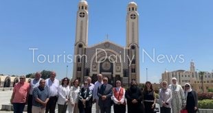 وفد من قيادات مكتبة الإسكندرية يزور دير مارمينا العجائبى بصحراء مريوط