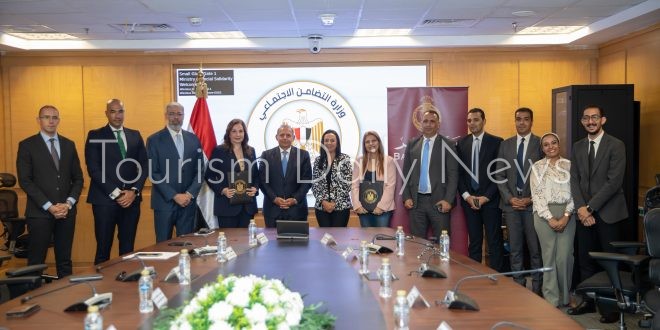 بروتوكول بين بنك مصر وصندوق دعم الصناعات الريفية لرقمنة التعاملات المالية