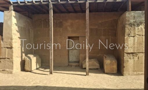 فيديو لسائحة تلطخ جدران مقبرة أثرية مصرية وبيان من وزارة السياحة