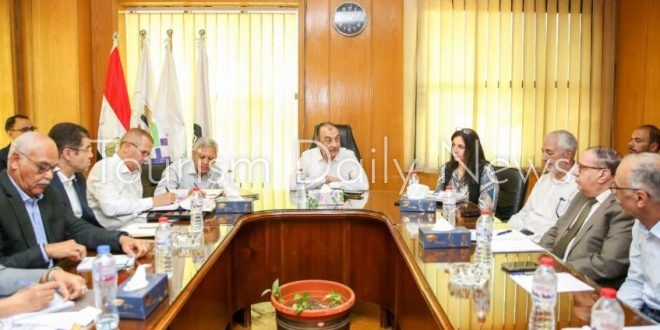 خطط طموحة مصرية لتوطين صناعة المواد الخام الفعالة والأدوية البيولوجية